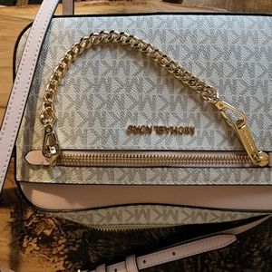 Michael kors crossbody